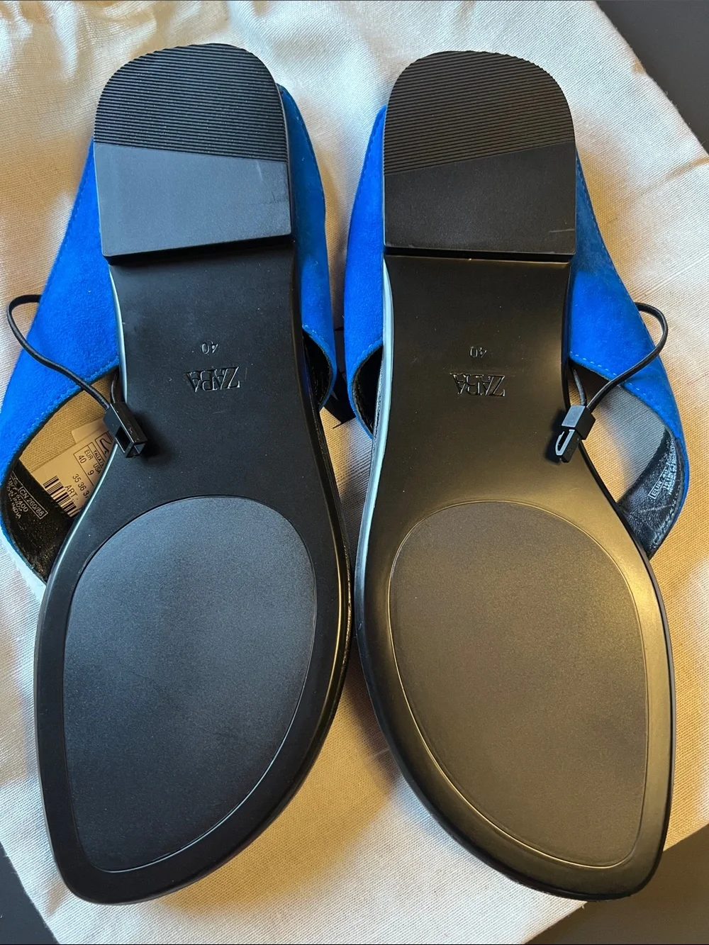 Zara Flat Leather Sandals - Size 9 US Women - New with Tags & Dust Bag - Picture 4 of 15